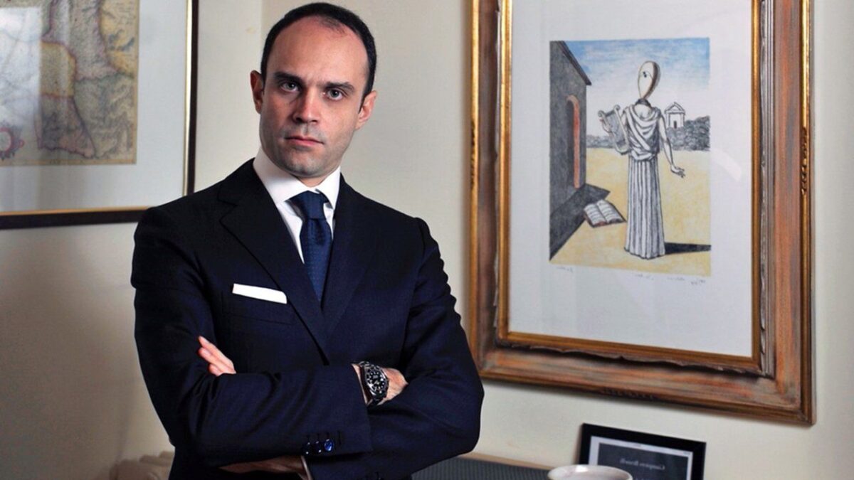 Tutti muti dopo l’avviso del gip