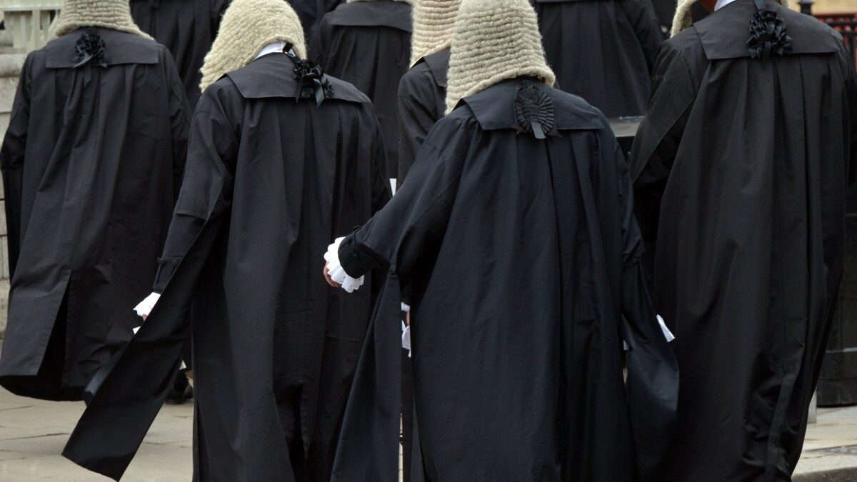 Nei processi Uk discriminato l’uomo bianco