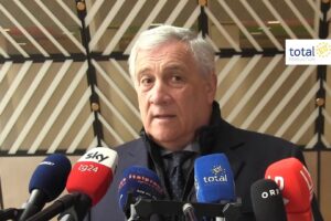 Difesa, Tajani: «Valutiamo incontro Ue-Usa, magari in Italia»