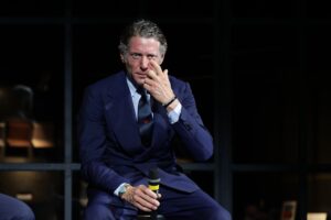 «Lapo usa la filantropia per fare soldi»