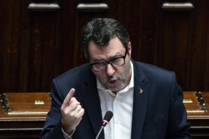 Salvini chiama al raduno anti riarmo