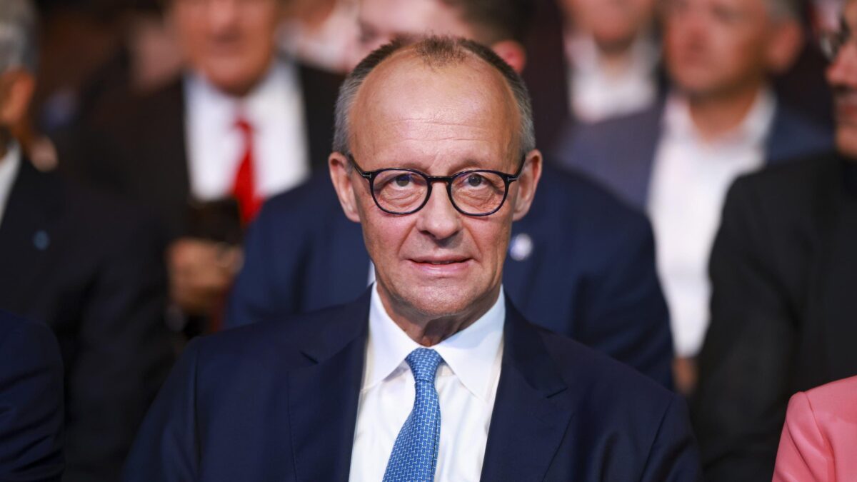 Merz evoca Draghi per il sì finale al bazooka: «Whatever it takes»