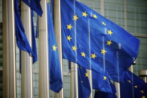 L’Europa se ne frega del volere popolare ma l’antidemocratico è sempre The Donald