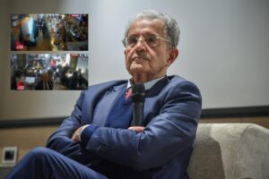 Sbucano altri scatti di rabbia di Prodi. La lite con il barista: «Sei uno str…»