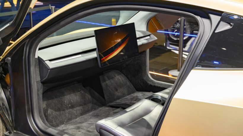 Il piano Ue per l’auto non molla il green e corre verso il muro della guida autonoma