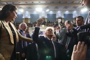 Linea dura di Trump su Kiev, flussi e woke. Ma sui dazi si tratta