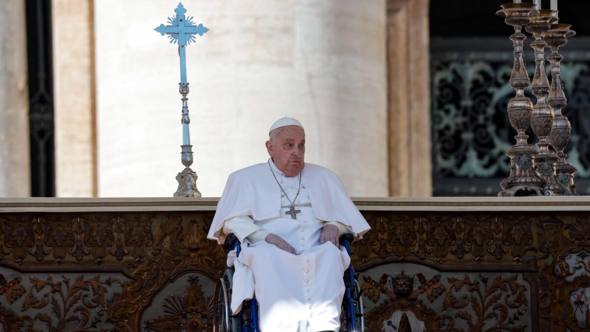 Il Papa riappare in San Pietro per il Giubileo degli ammalati