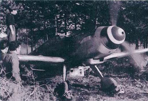 Messerschmitt Bf 109G sotto la mimetizzazione dell'aeroporto della Promessa a Lonate Pozzolo