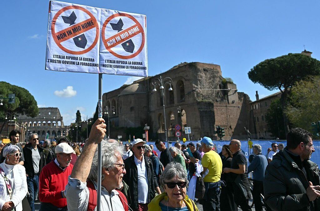 Nuovo cortocircuito dell’opposizione. Il Pd contro Giuseppi, ma va con lui in piazza