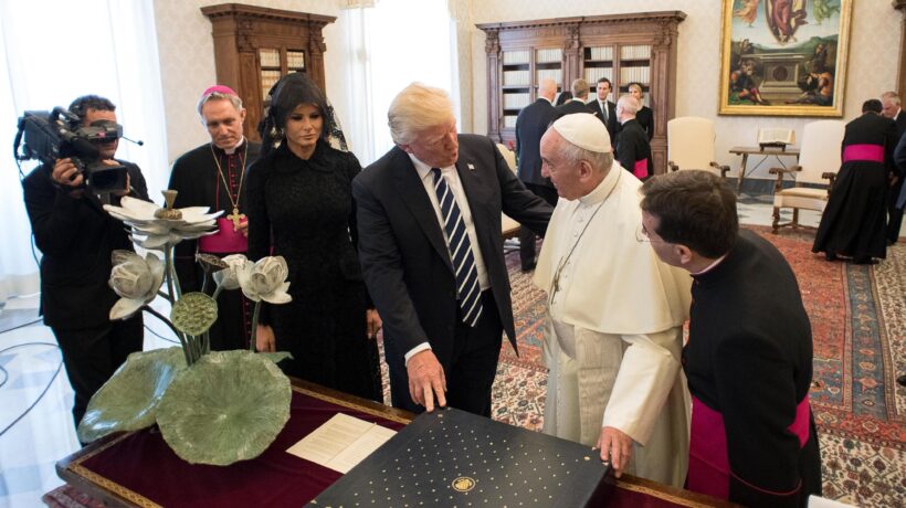 Con Donald Trump nel 2017 (Ansa)