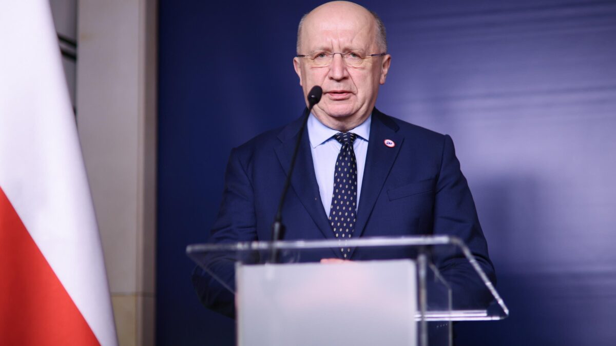 Mosca apre a Trump: «Condividiamo molti punti». Ma l’Ue soffia sul fuoco