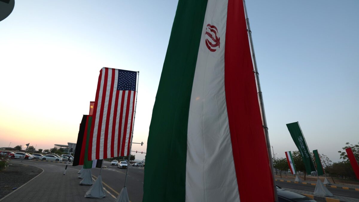 Stati Uniti e Iran continuano cautamente a parlarsi