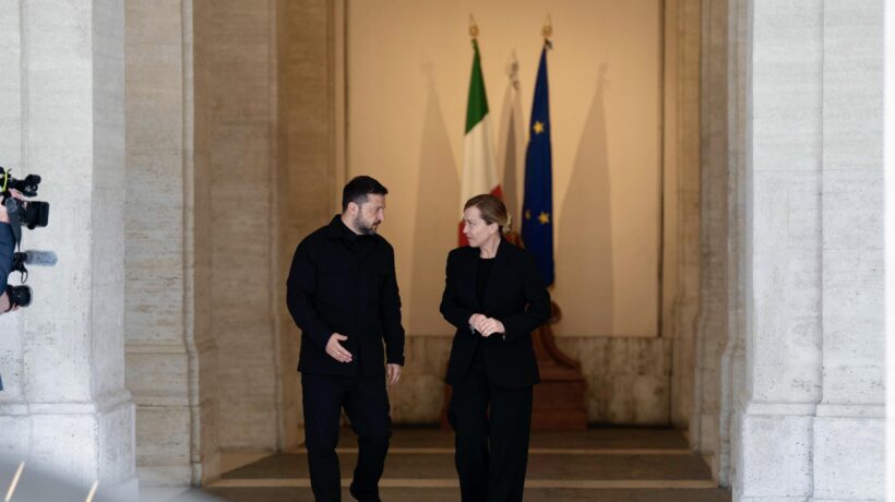 Trump e Zelensky vanno in confessionale a San Pietro per mettere fine alla guerra