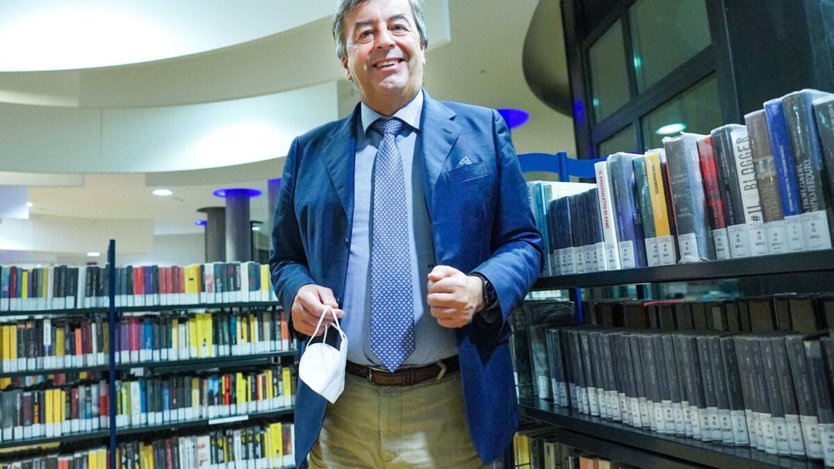 Burioni insulta e dice balle? Il Colle lo premia
