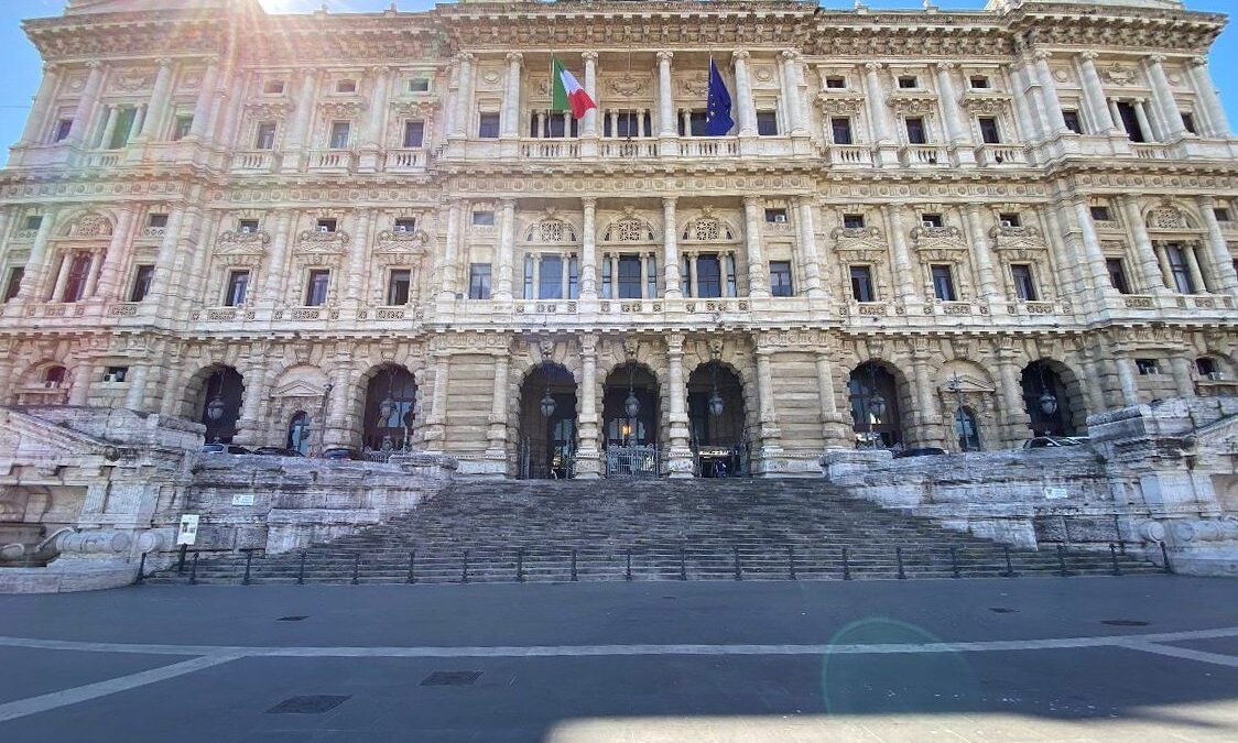 Secondo i giudici mamma e papà sono «discriminatori»