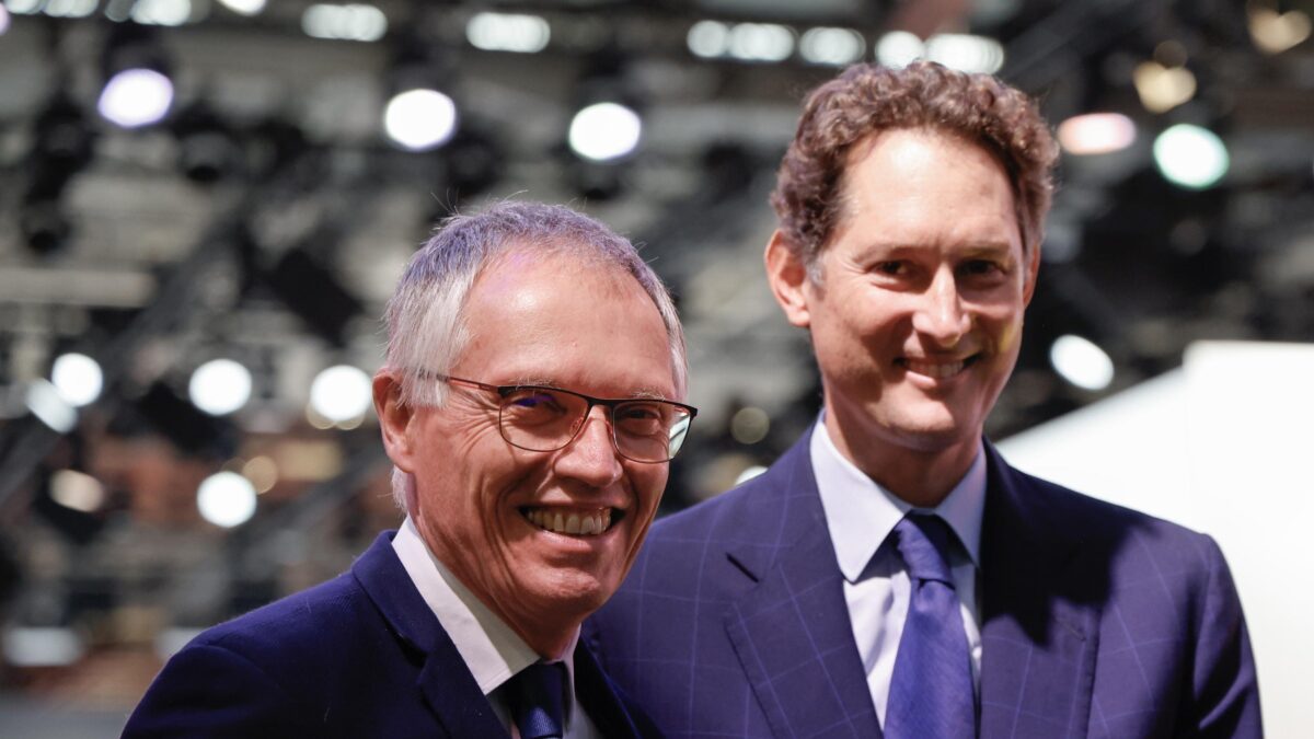 Elkann & C. votano sì al premio per Tavares. Poi gli danno le colpe
