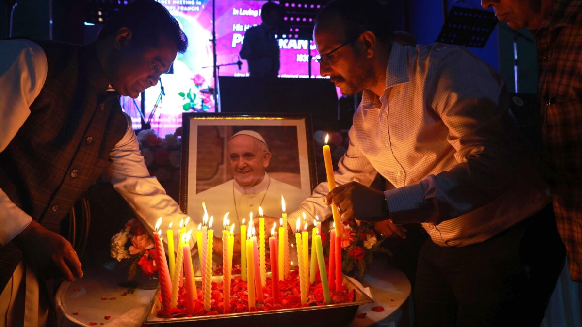 Snelle e sobrie, pronte le esequie «da cristiano» per Papa Francesco