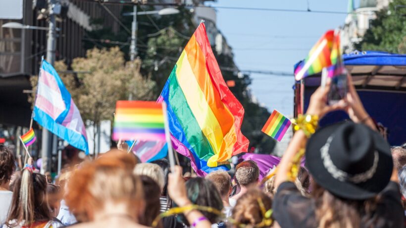 Le multinazionali mollano il gay pride. Cortei alla disperata ricerca di fondi