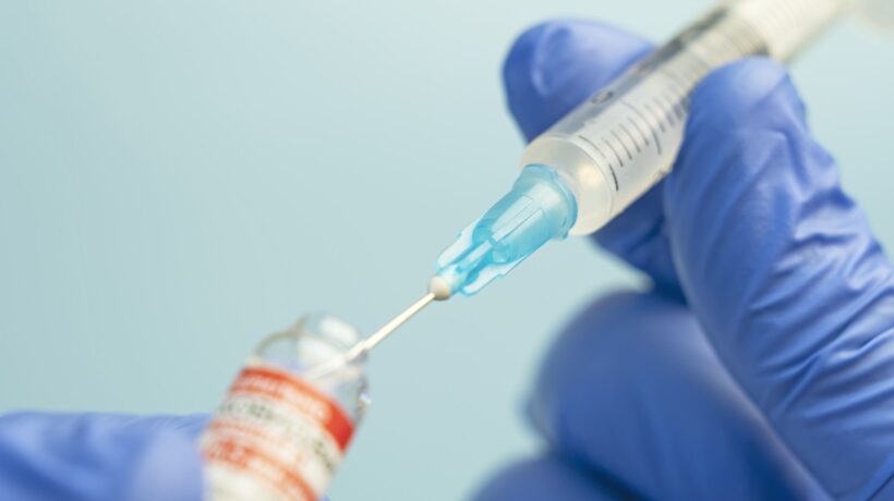 L’appello dei medici per bloccare il vaccino a mRna autoreplicante
