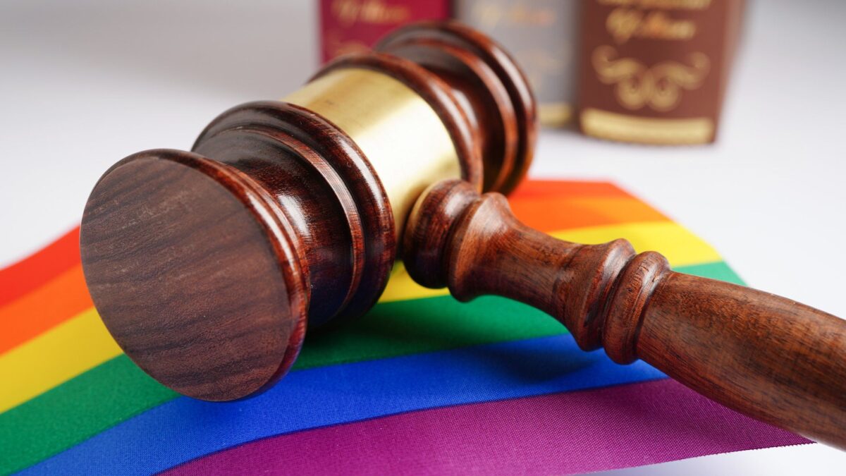 La legge è opinabile se sei Lgbt o immigrato
