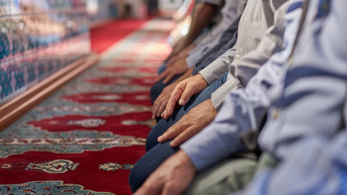 I giudici chiudono le moschee abusive. Gli islamici: «Usiamole come al solito»
