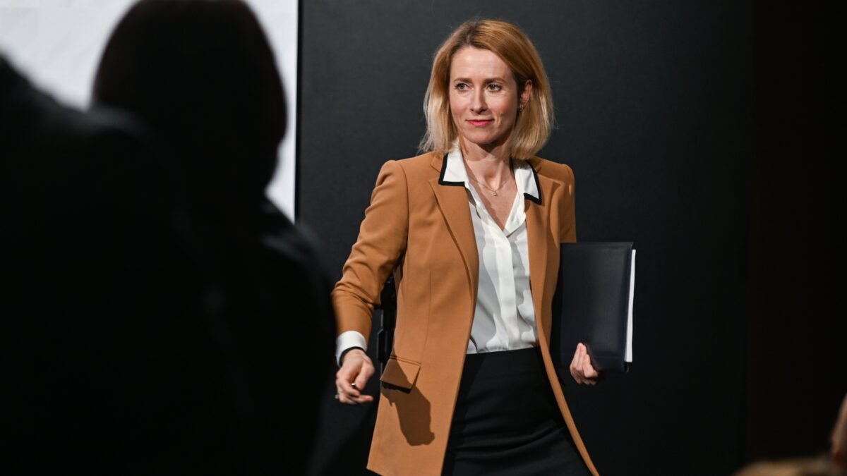 Stecca della Kallas sulla via della pace: «Putin dittatore, uccide gli avversari»