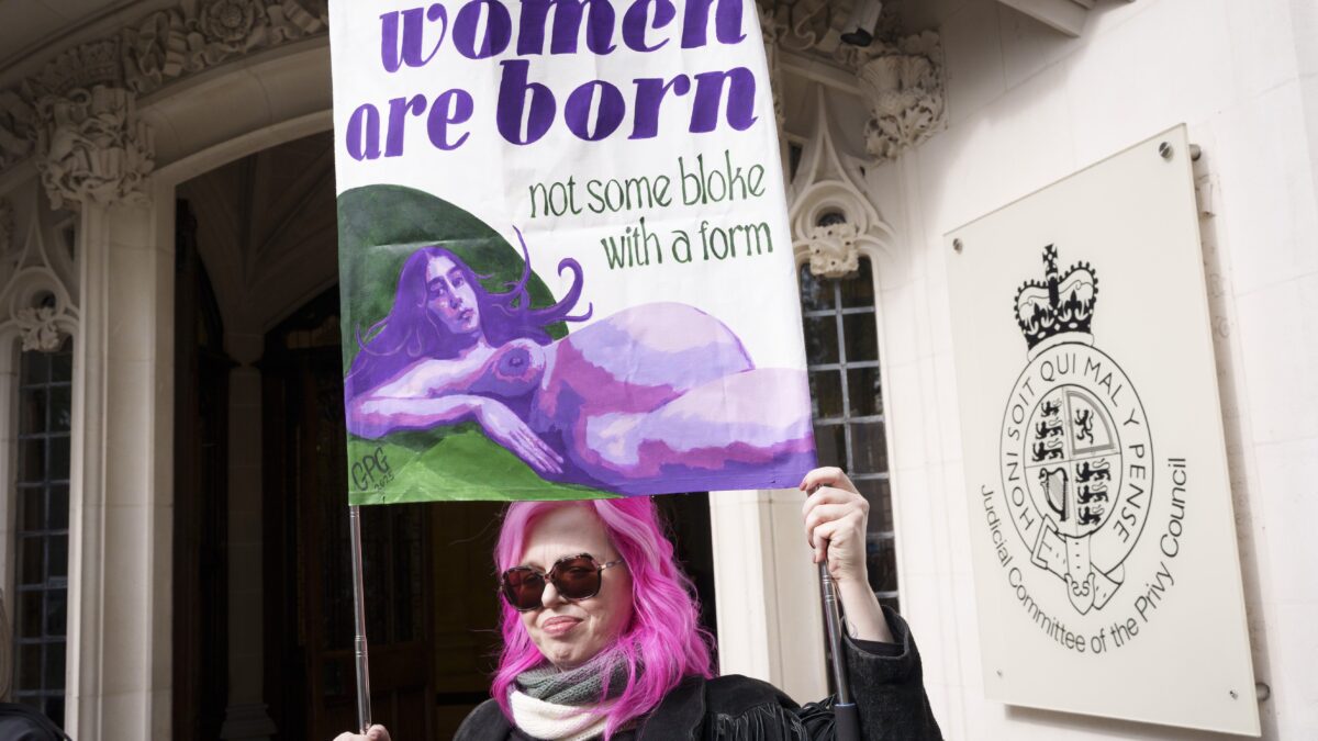 Una donna è una donna: per dirlo c’era bisogno dei giudici inglesi