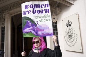 Una donna è una donna: per dirlo c’era bisogno dei giudici inglesi