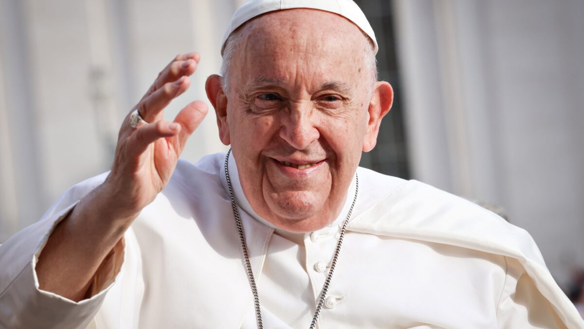Col «Papa del popolo» la gente ha disertato messa e sacramenti