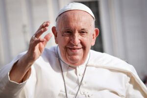 Col «Papa del popolo» la gente ha disertato messa e sacramenti