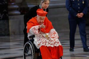 Ruini avverte l’area progressista: «Chiesa a rischio, serve una guida»