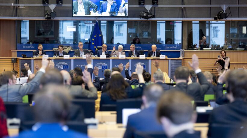 L’Ue tira dritto sul riarmo nonostante l’Eurocamera. Lite sui fondi per la difesa
