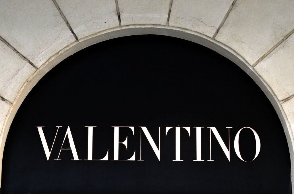 «Agevolava il caporalato cinese». Nei guai una azienda di Valentino