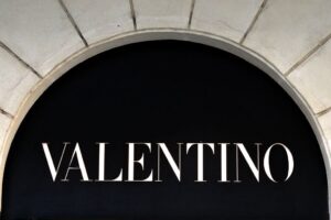 «Agevolava il caporalato cinese». Nei guai una azienda di Valentino
