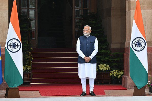 L’India punisce il Pakistan per l’aiuto dato ai terroristi e gli affari con la Cina