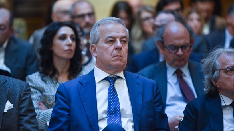Moderna scivola sull’efficacia: stop al vaccino influenza-Covid