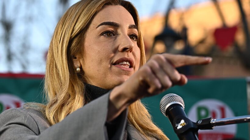 Nella lista della Salis spunta un indagato per furto di corrente