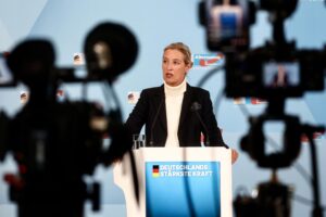 L’Europa vuol mettere la destra fuorilegge