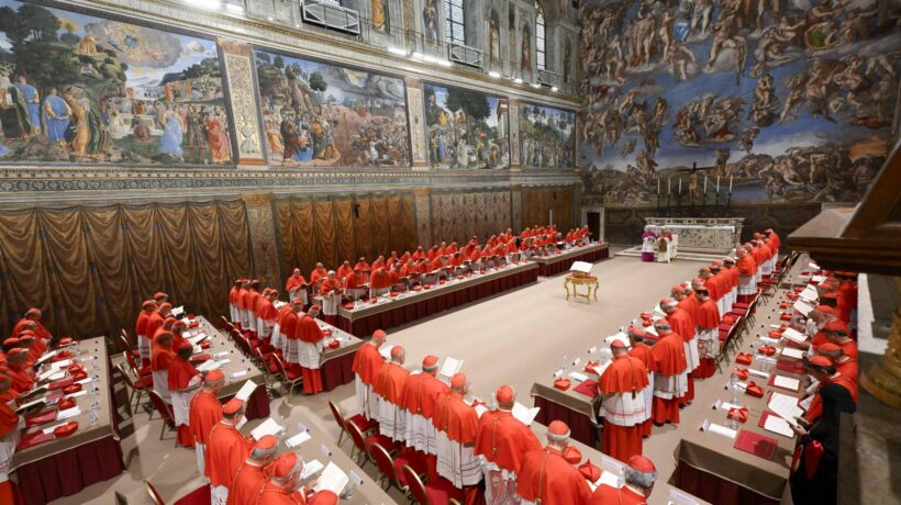 Anche stavolta vaticanisti a farfalle. Il conclave di carta è andato in fumo