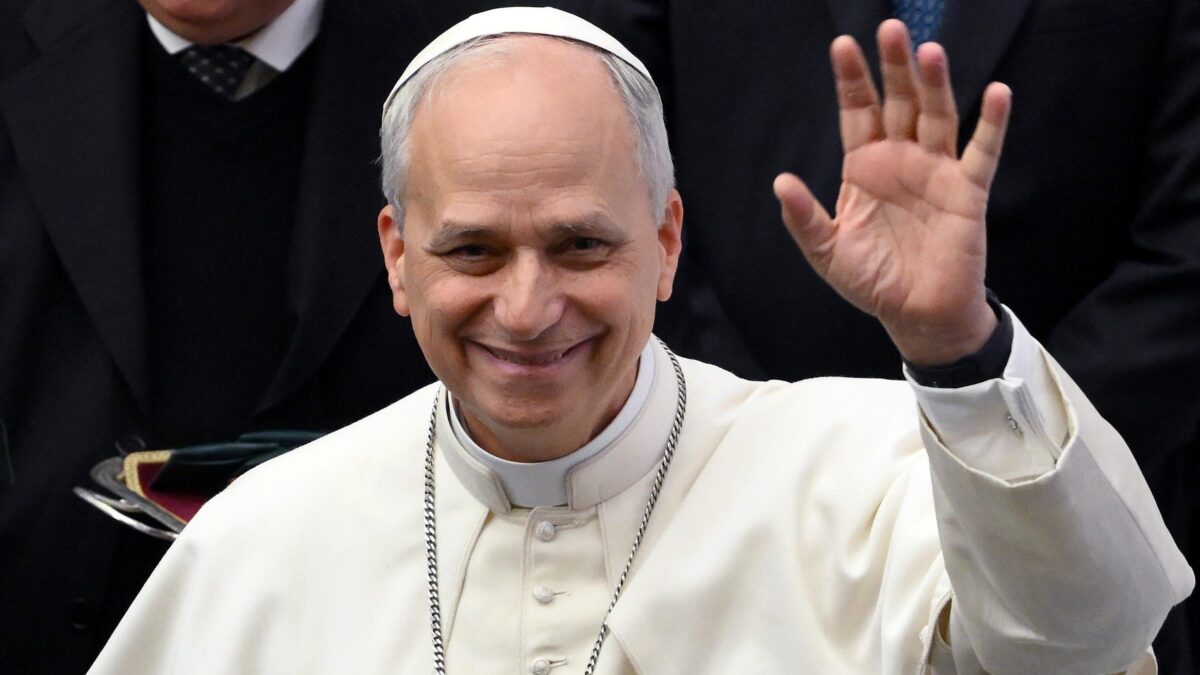 Ma il pontefice «apre» la Santa Sede: «A disposizione per le trattative»