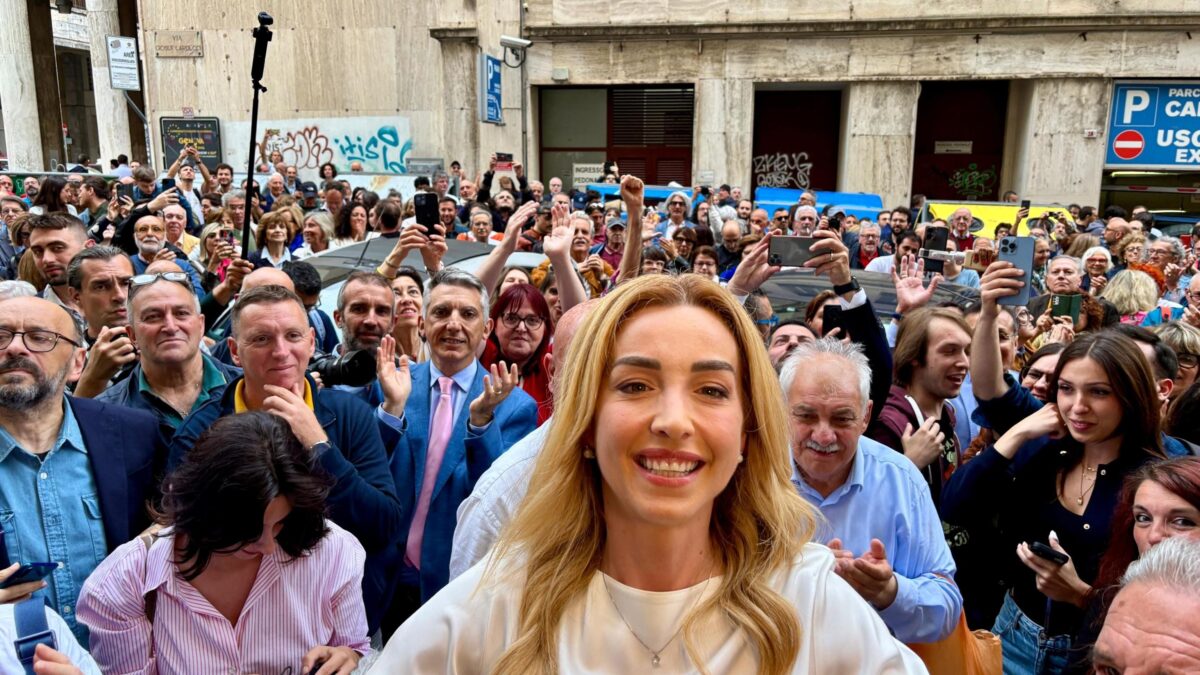 Con la Salis Genova torna al passato. Ma i renziani e la sinistra già litigano