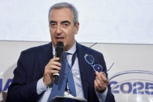 Fine vita, il Senato rimanda a luglio tra le proteste dell’opposizione