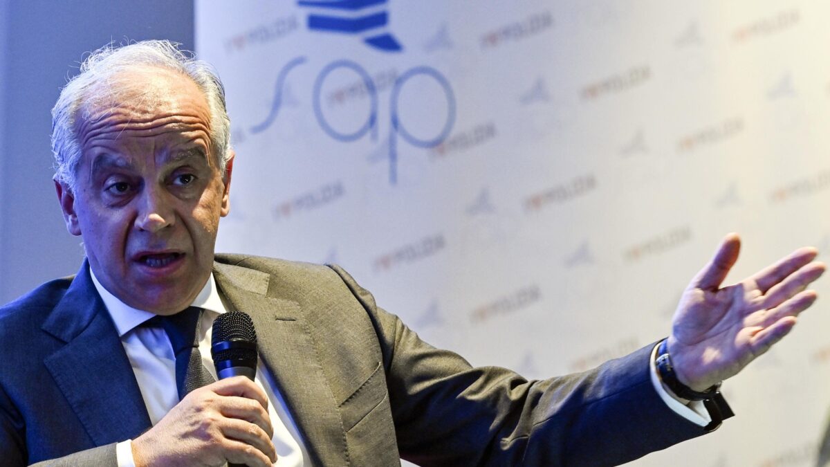 La sinistra attacca Piantedosi e non i teppisti