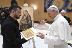 Nella nostra fotocrazia la politica è una posa