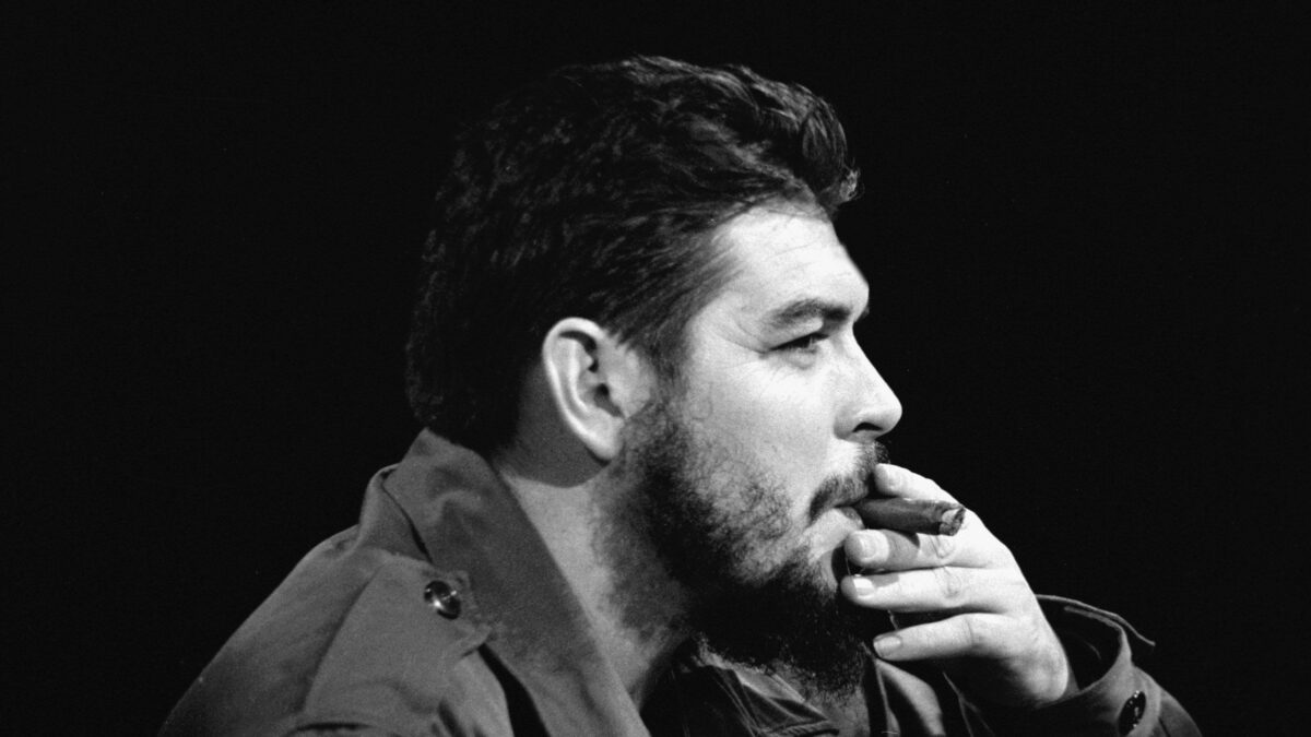 Patriota, nazionalista e pure misogino. Che Guevara in mostra fa arrossire la sinistra