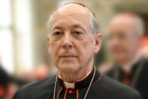 Alle congregazioni c’è il porporato sanzionato da Francesco per abusi