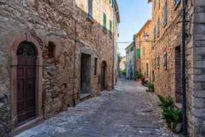 Viaggio nella Toscana segreta, lungo la via delle erbe e dei profumi