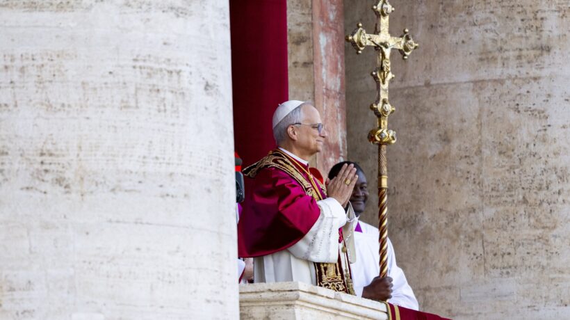 Un Leone guiderà la Chiesa. Prevost, il primo yankee: «La pace sia con tutti voi». Sarà un altro Francesco?