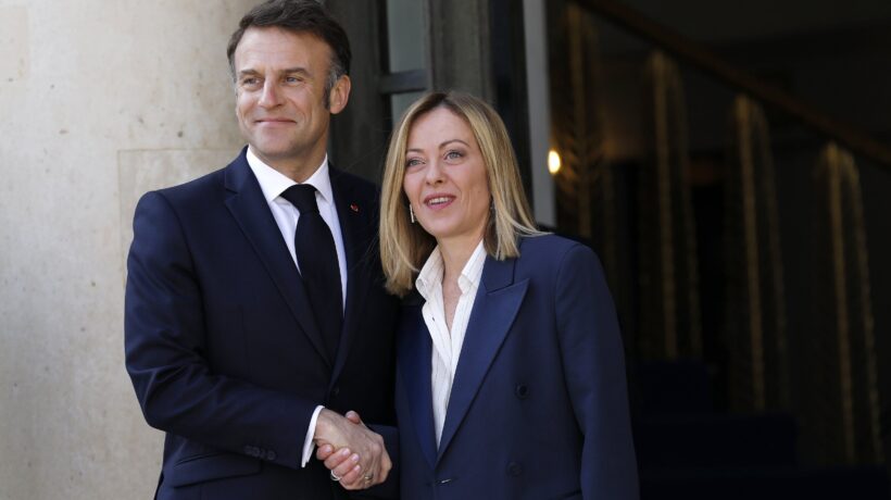Macron cerca l’intesa con la Meloni su veicoli green e agro-alimentare
