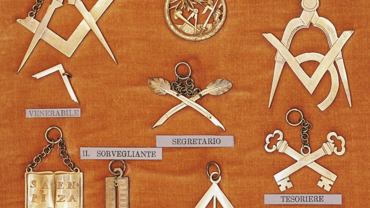 Ci sono fili intrecciati che legano il fascismo e l’antifascismo alle logge massoniche
